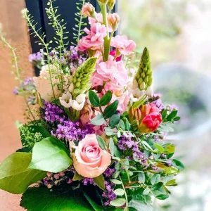 Blumenstrauß mit saisonalen Blüten – Ornamentum Bad Saulgau